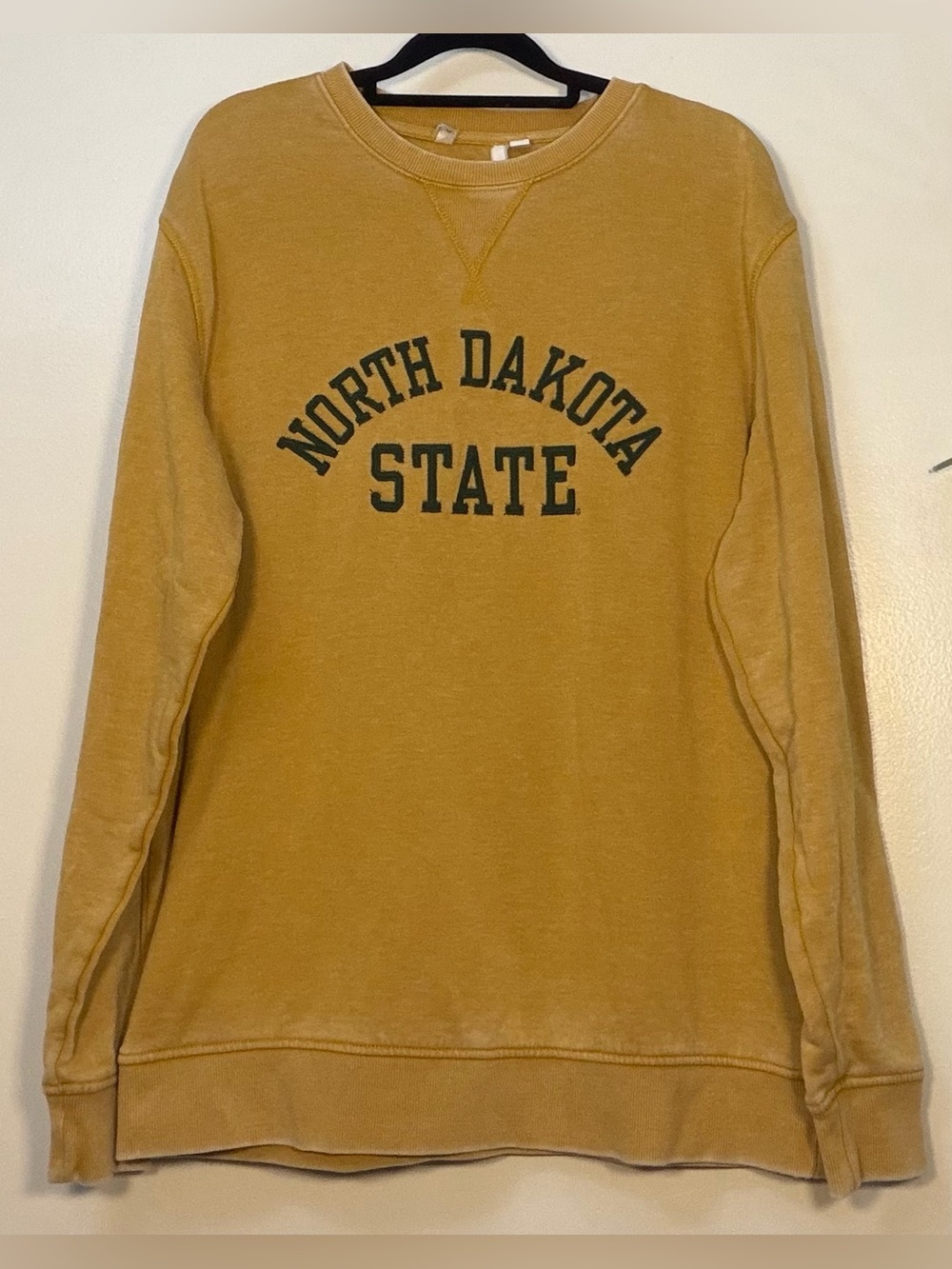 Vintage North Dakota State Men's Mustard Crewneck Sweatshirt